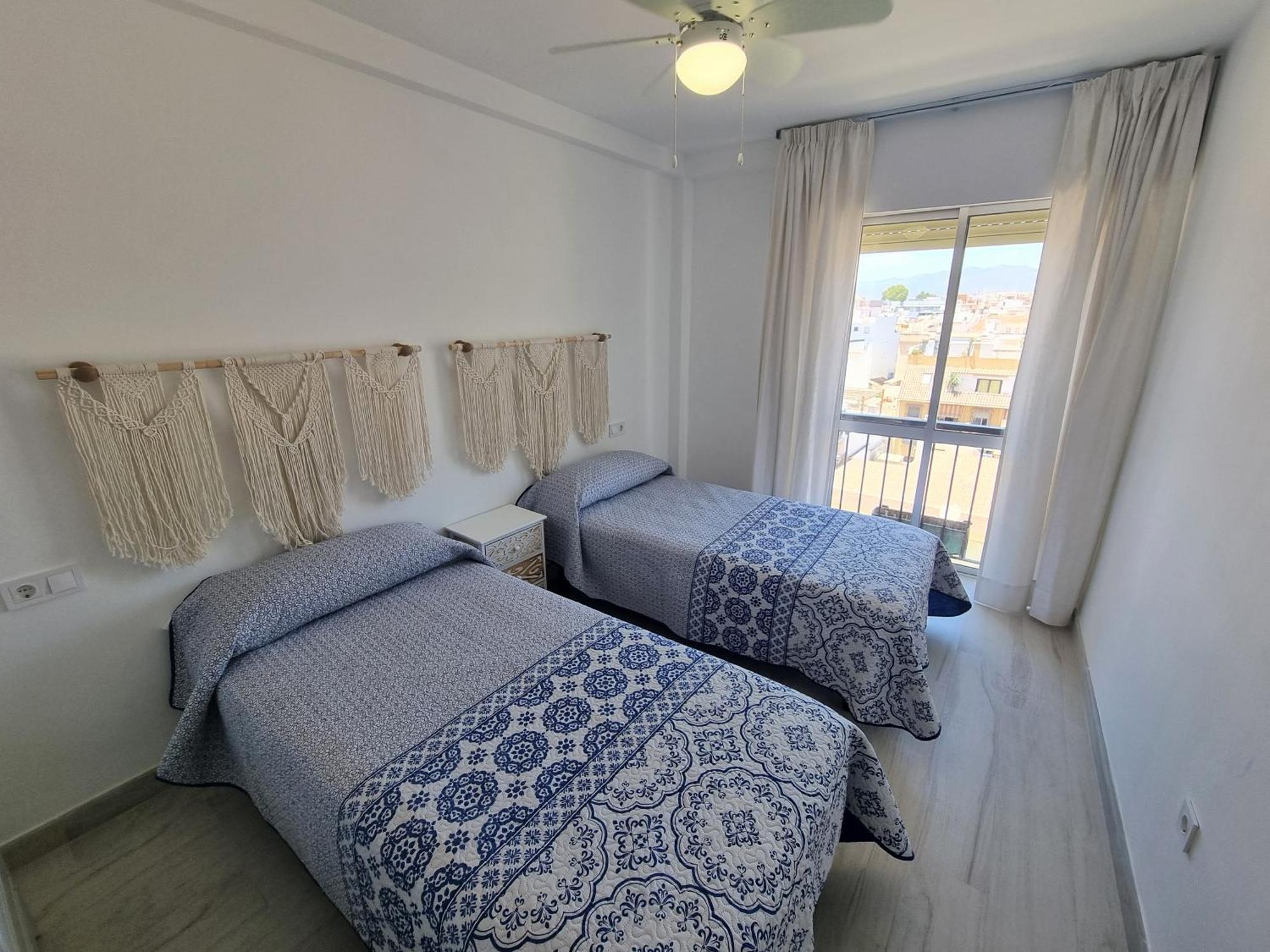 La Caracola I Beachfront & Center Apartment Fuengirola